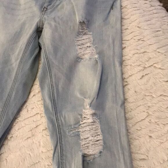 NWOT—Express skinny cropped jeans - Picture 3 of 6